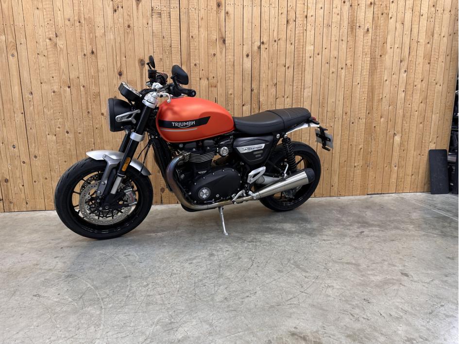 TRIUMPH SPEED TWIN 1200