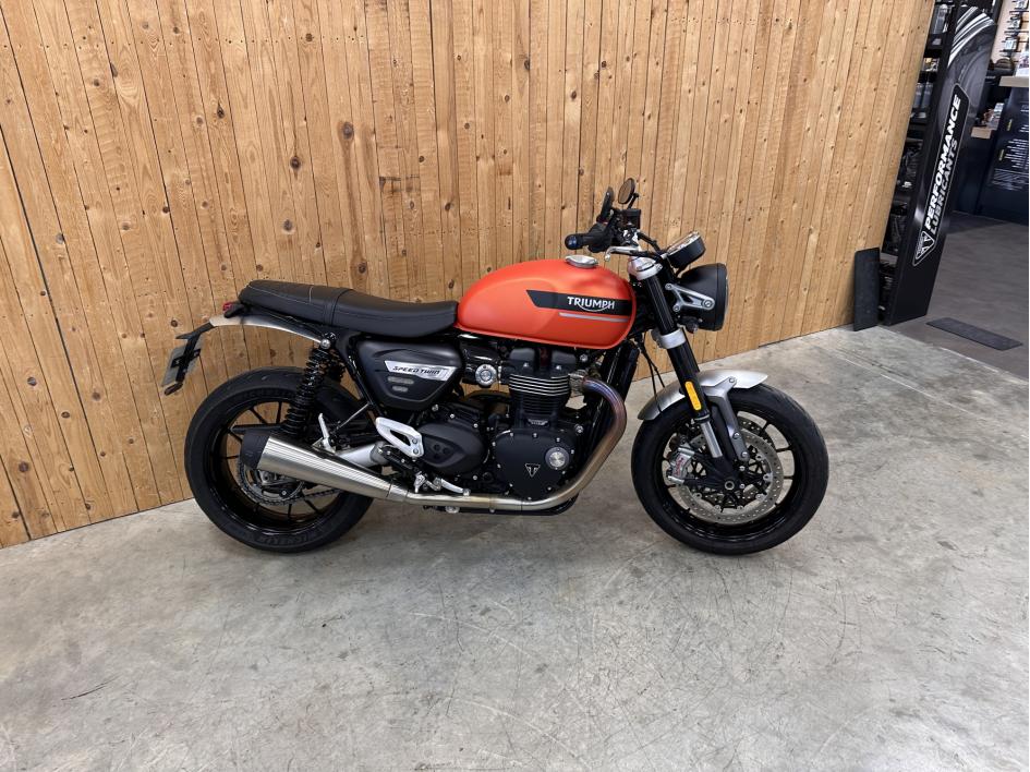 TRIUMPH SPEED TWIN 1200