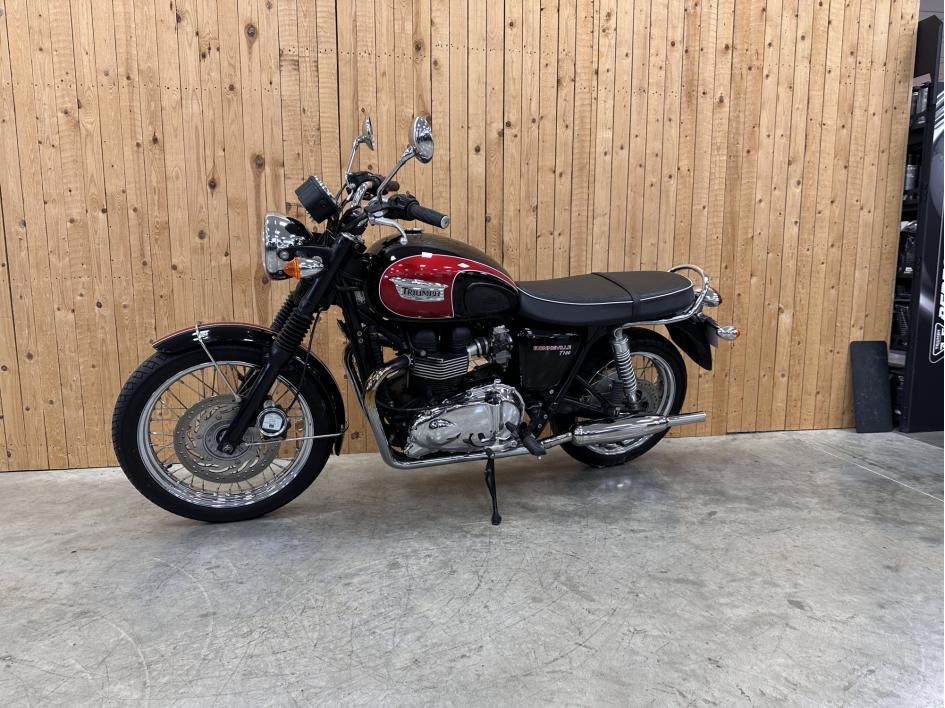 TRIUMPH Bonneville T100