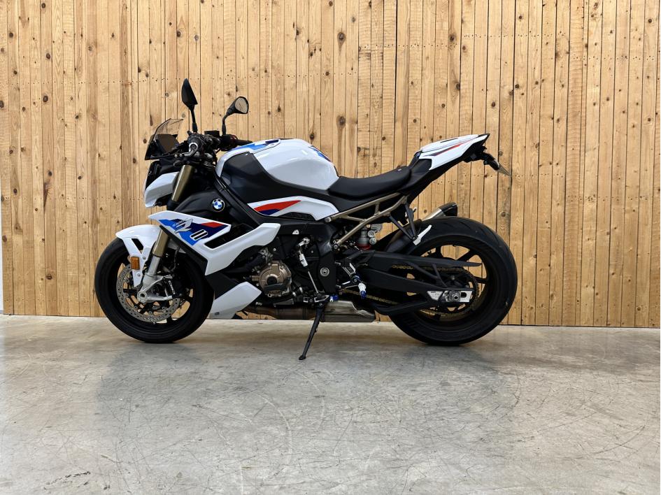 BMW S 1000 R -- PACK M