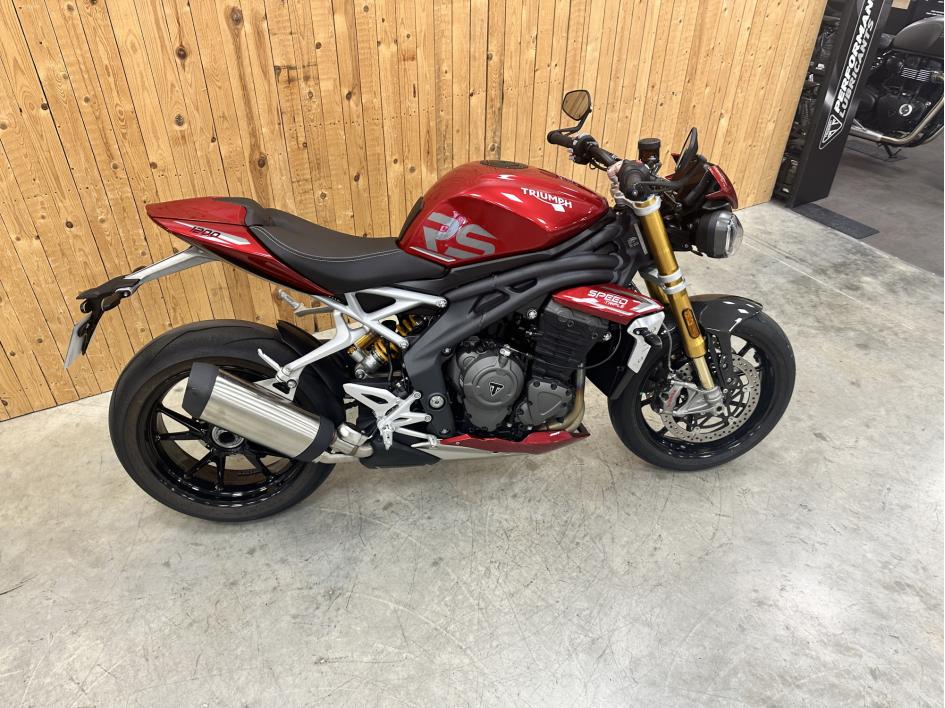 TRIUMPH SPEED TRIPLE 1200 RS