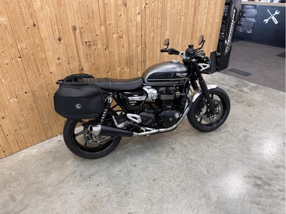 TRIUMPH SPEED TWIN 1200