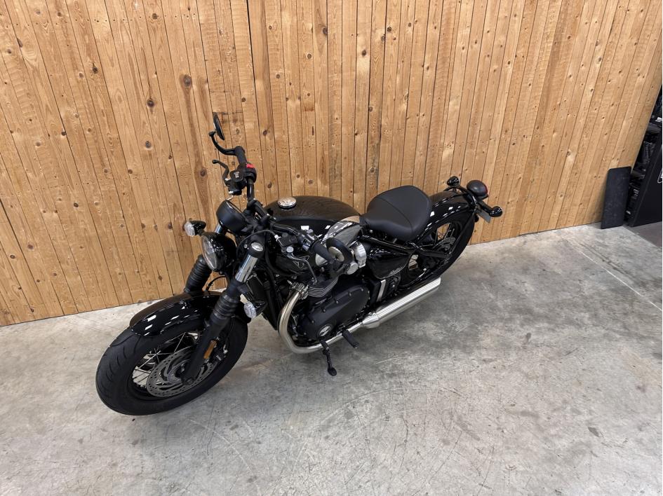 TRIUMPH BOBBER CHROME edition