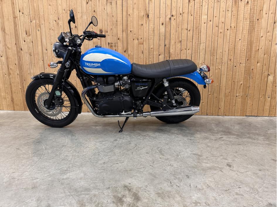 TRIUMPH BONNEVILLE T100 SPIRIT